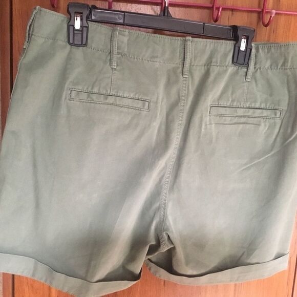 NWOT. GAP Women’s Shorts Size 14 Green - Picture 4 of 11